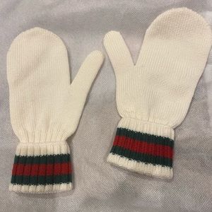 Gucci Cream Mittens with Red and Green Stripes